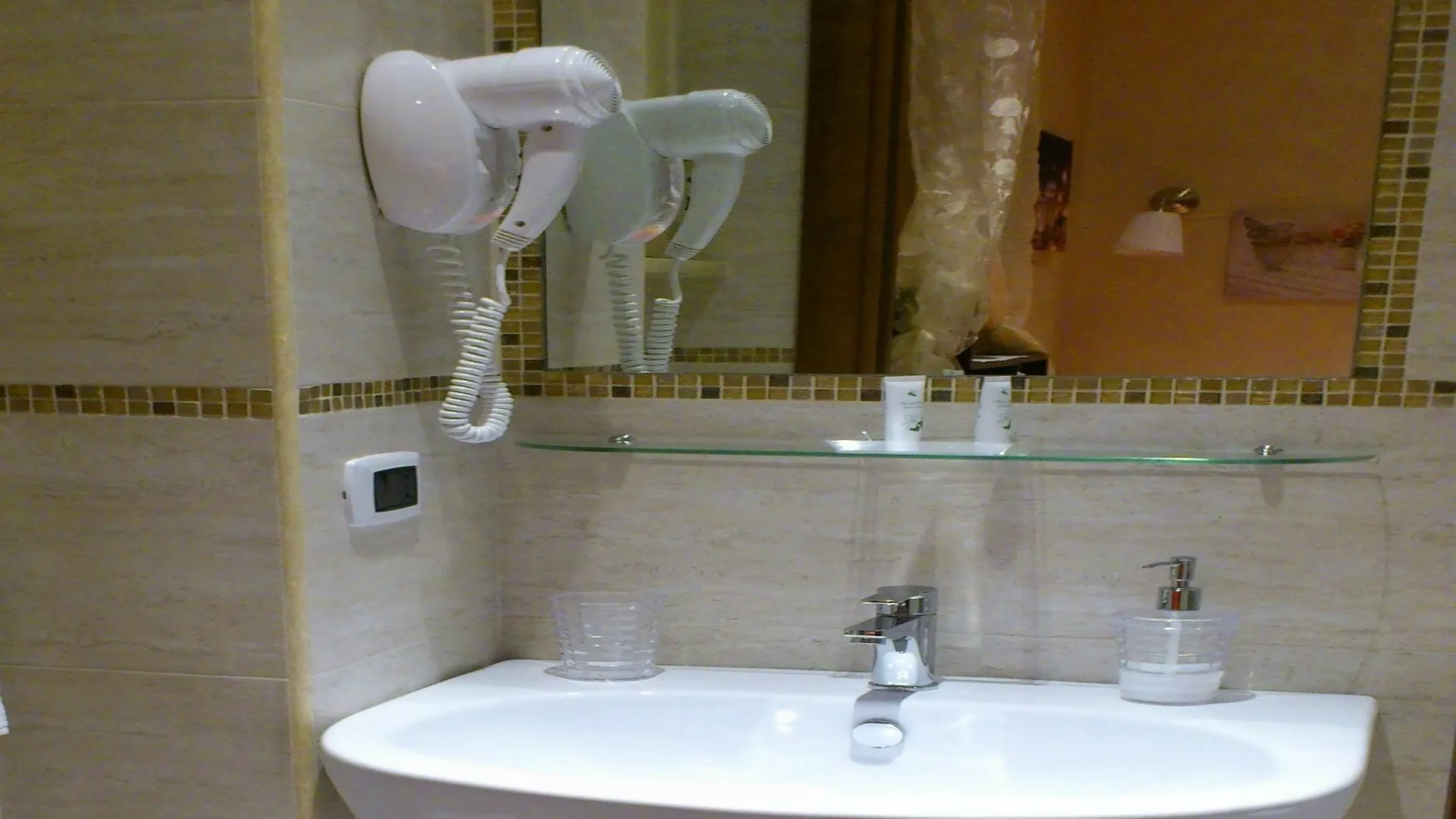 Starry Rome Guest House